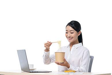 日媒年轻玩家游戏氪金意识调查 二成不氪玩不爽